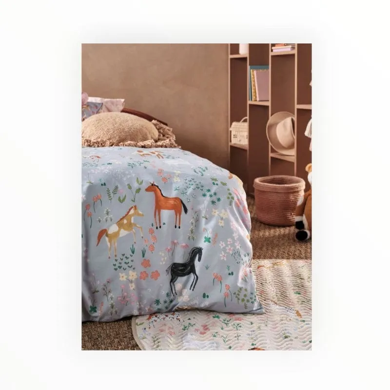 100 % Printed Cotton Horses Collection 140 cm