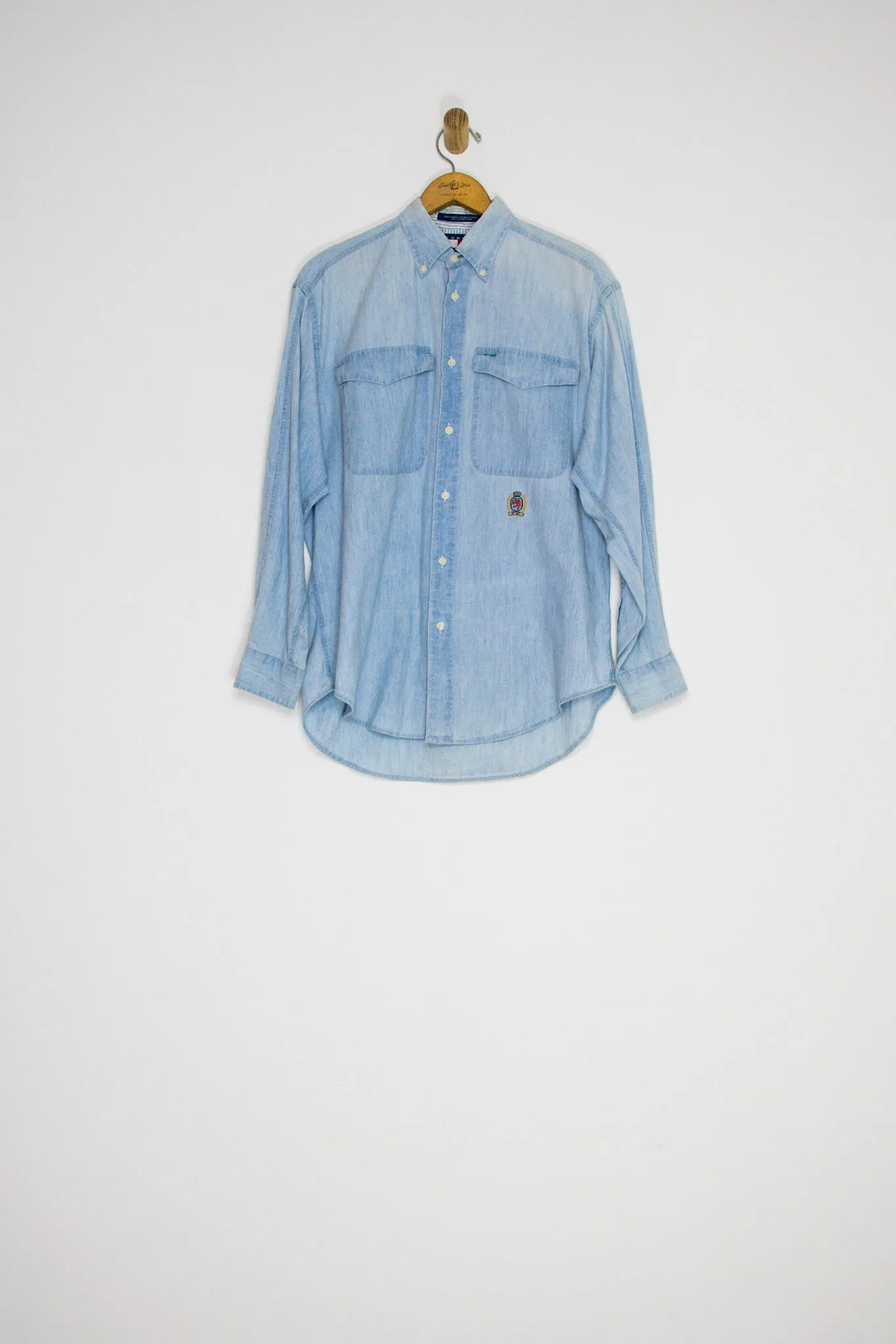 90's TOMMY HILFIGER DENIM BUTTON UP / MEDIUM