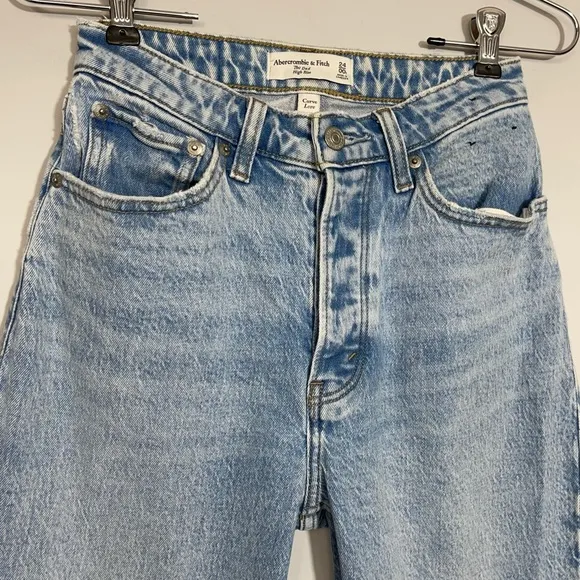 Abercrombie Fitch Curve Love High Rise Dad Jeans Size 24  00 S Medium Light Wash