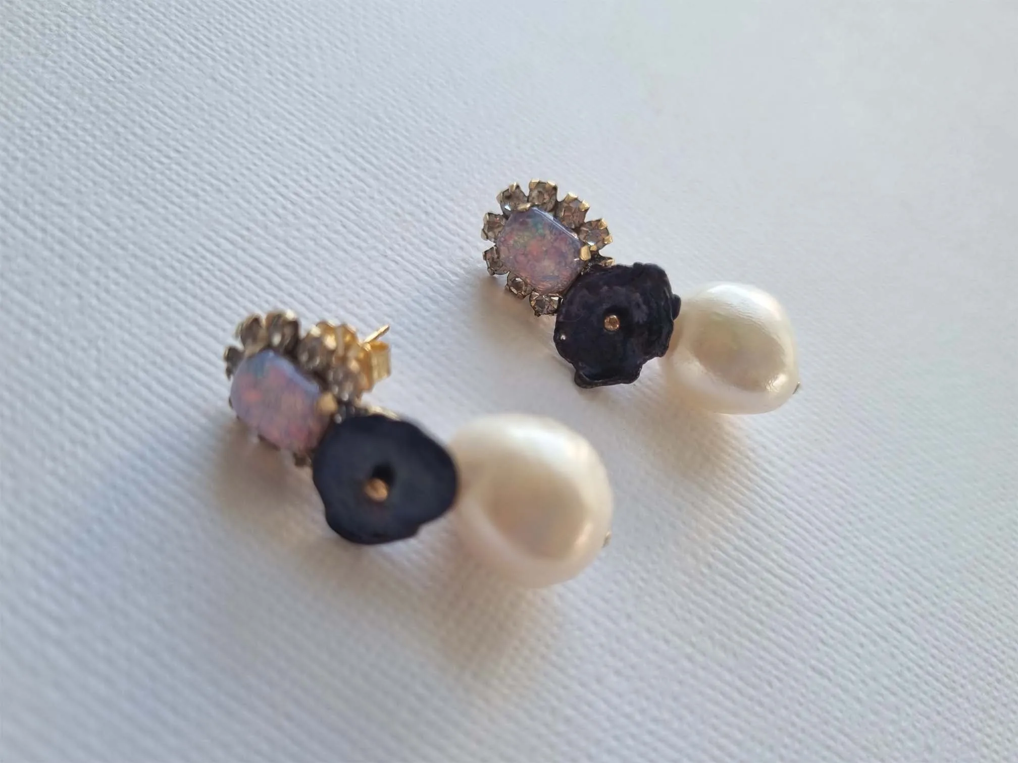 black tie | baroque pearlblack keshi  vintage stud earrings