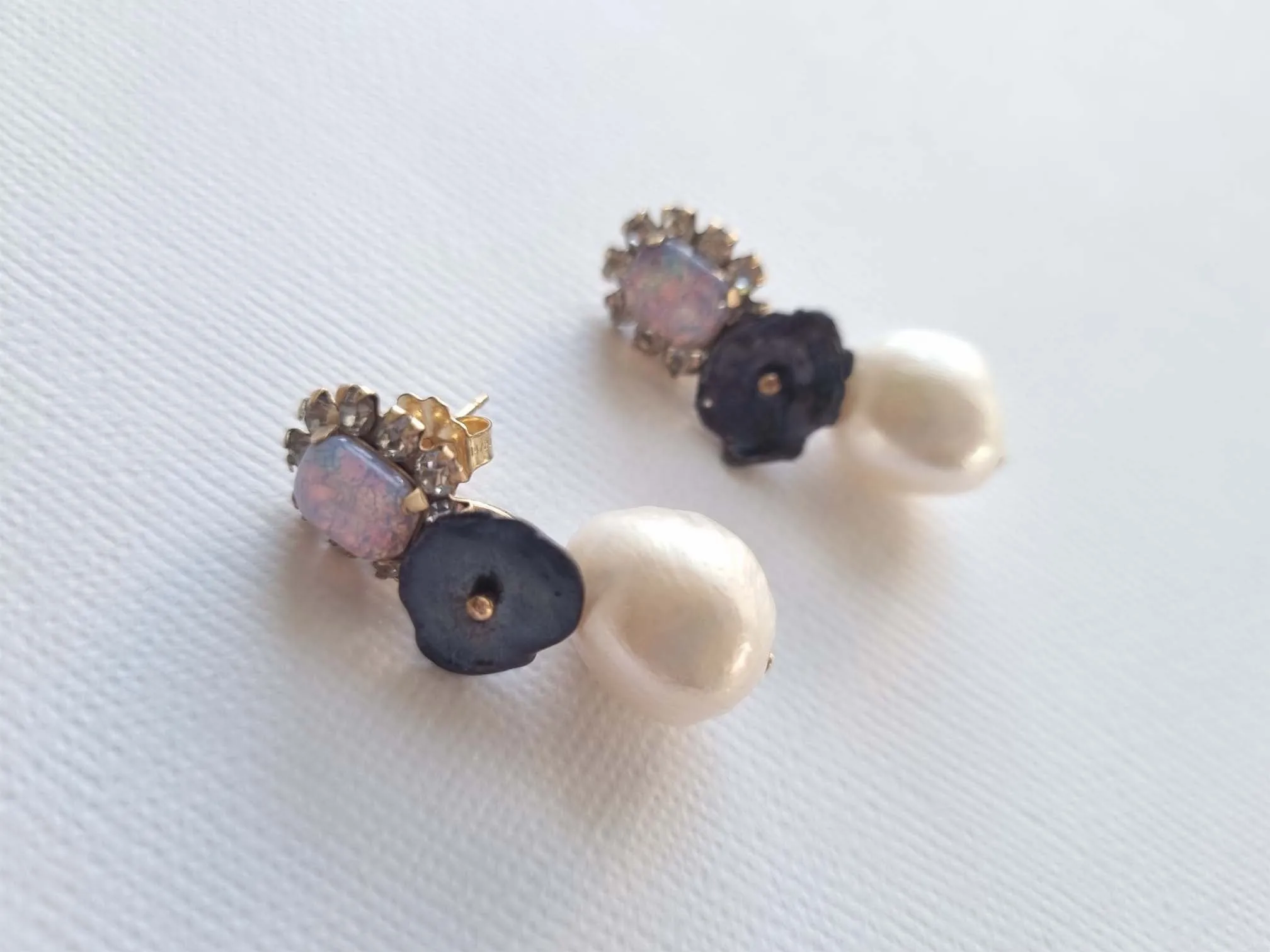 black tie | baroque pearlblack keshi  vintage stud earrings
