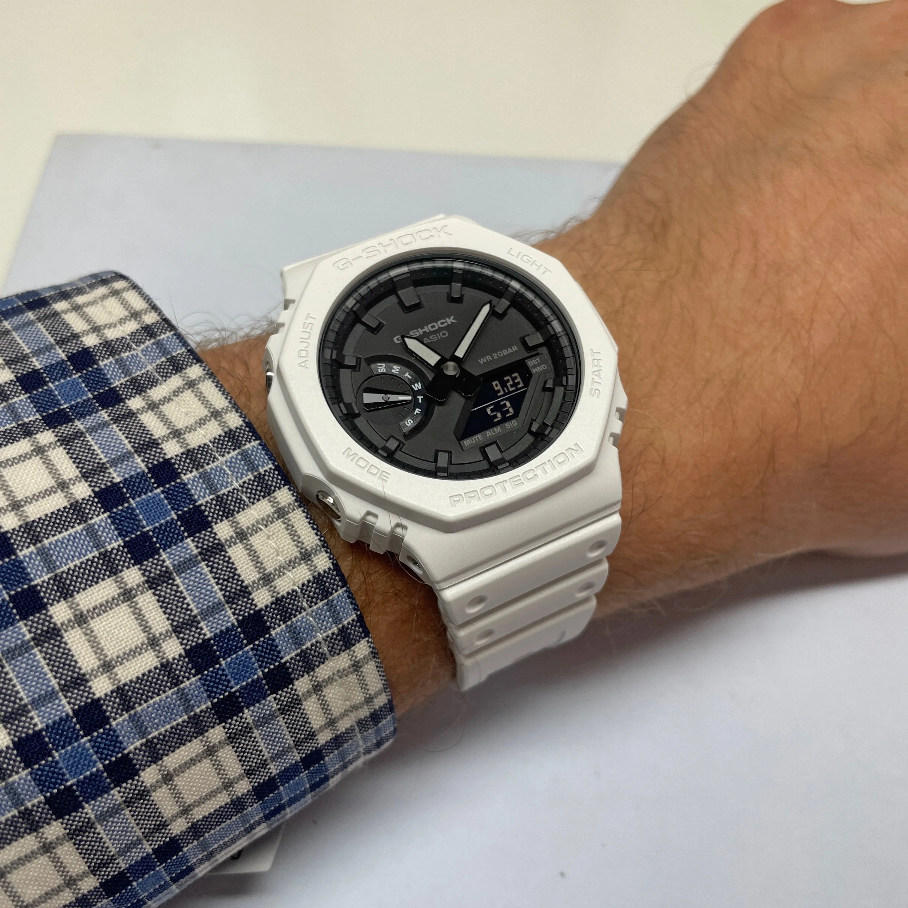 Casio G-Shock White Watch Black Dial CasiOak GA2100 Series GA2100-7A