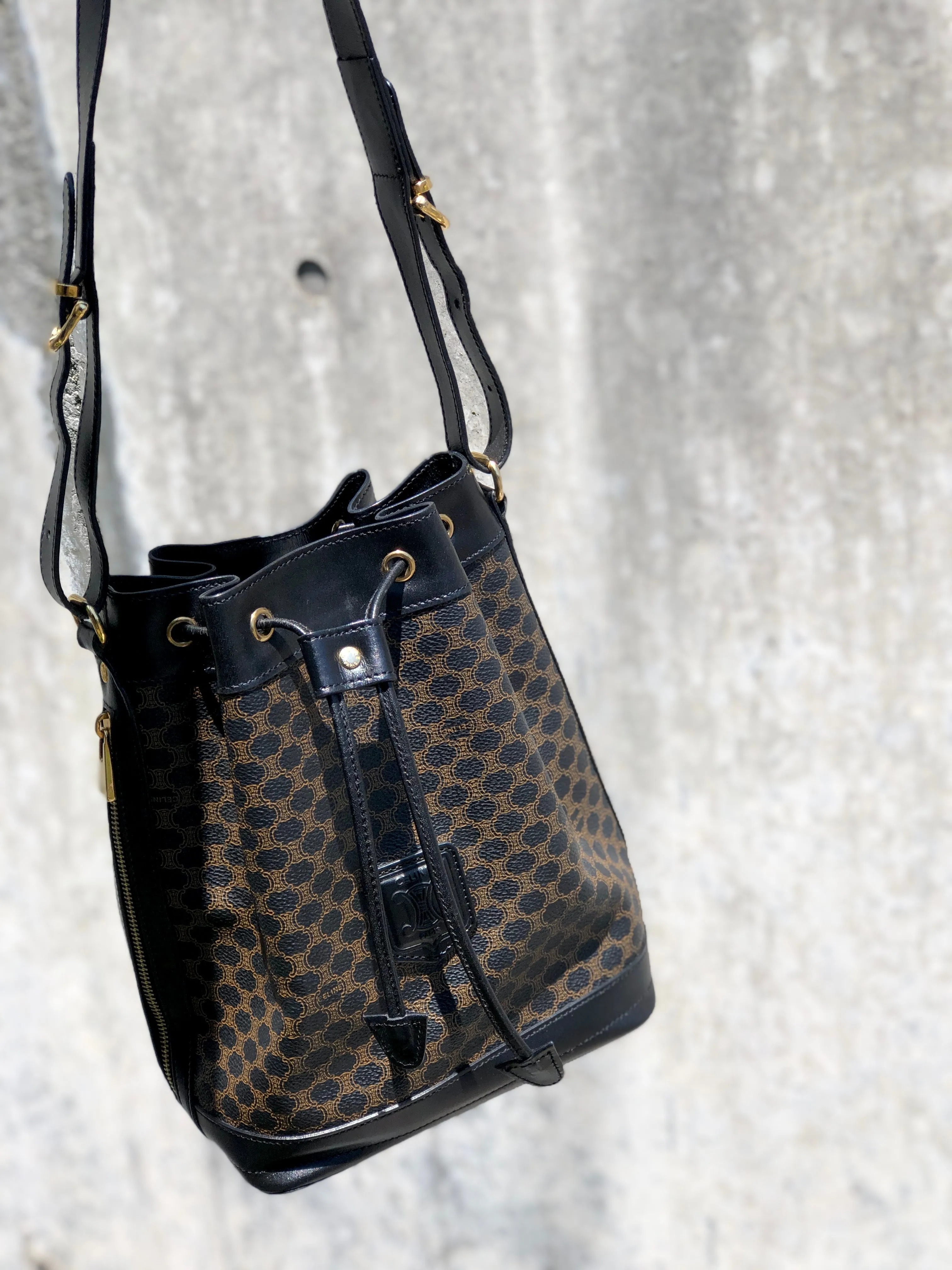 CELINE Macadam Blason Side zipper Drawstring Shoulder bag Black Vintage Old Celine u5gukm