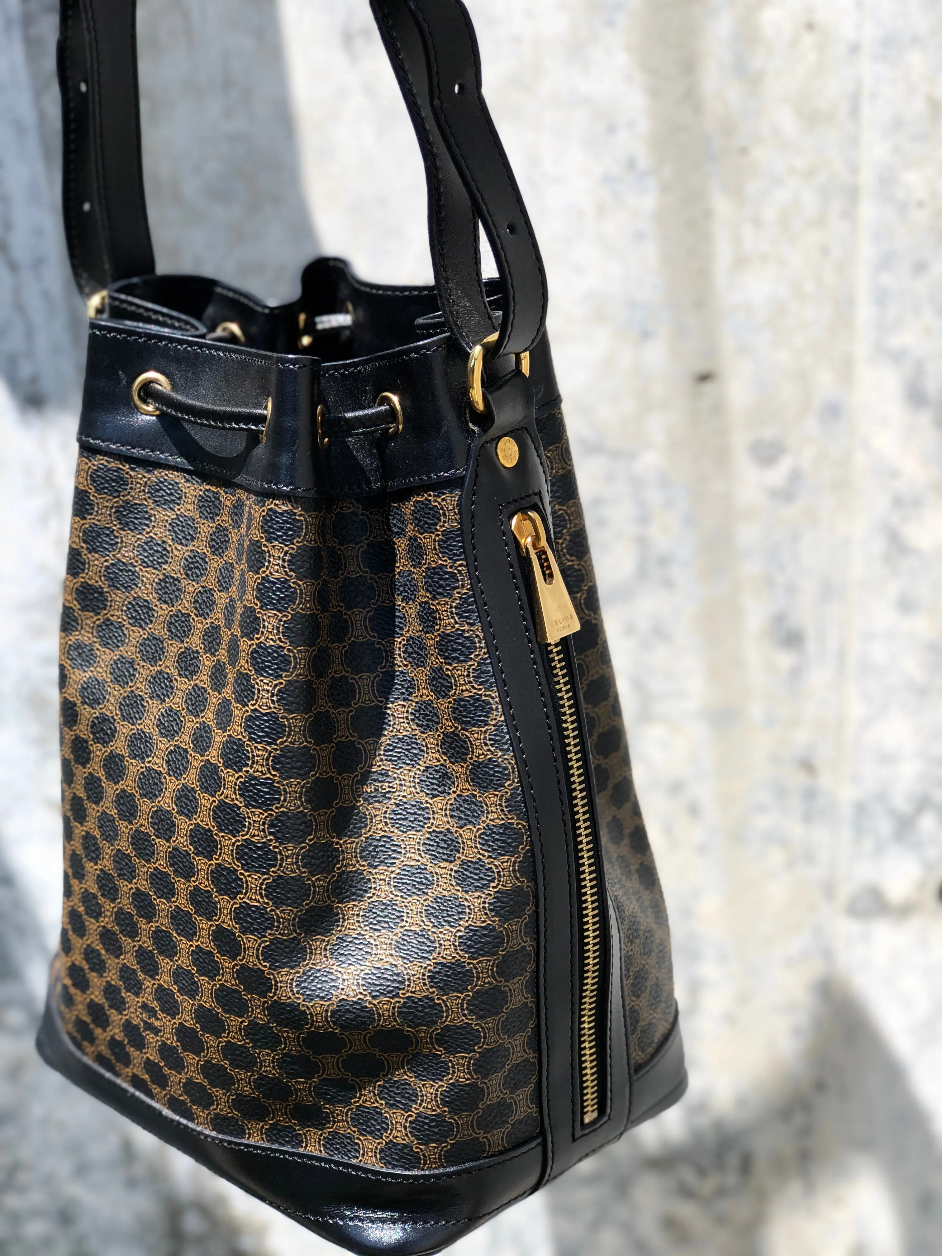 CELINE Macadam Blason Side zipper Drawstring Shoulder bag Black Vintage Old Celine u5gukm