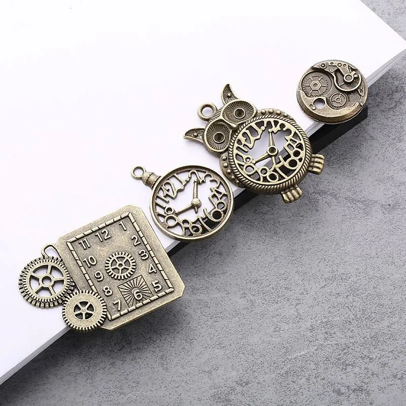 Clock Gear Charms – 40-Piece Pack