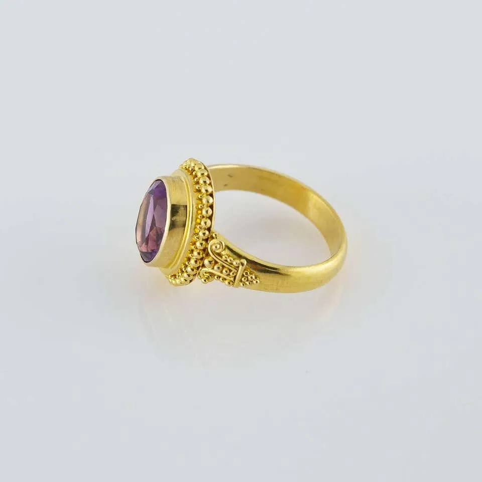 Dazzling Bright Oval Cut Amethyst 18k Gold Ring