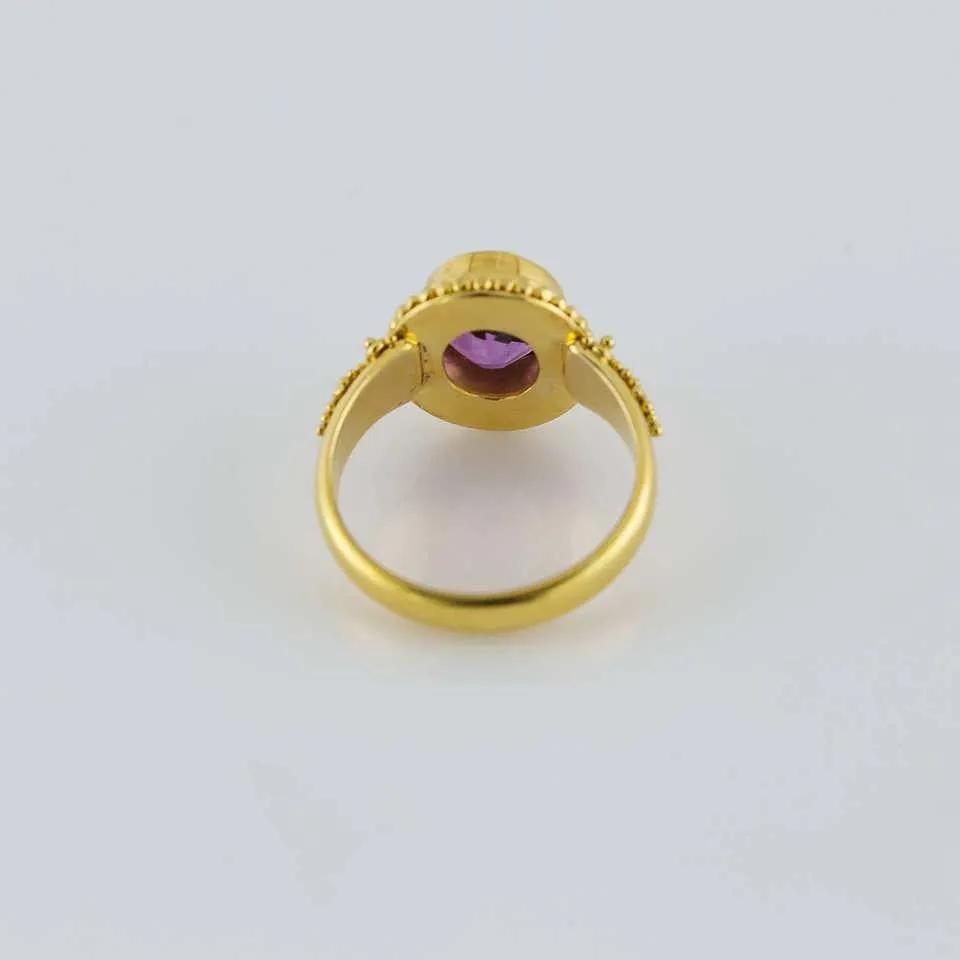 Dazzling Bright Oval Cut Amethyst 18k Gold Ring