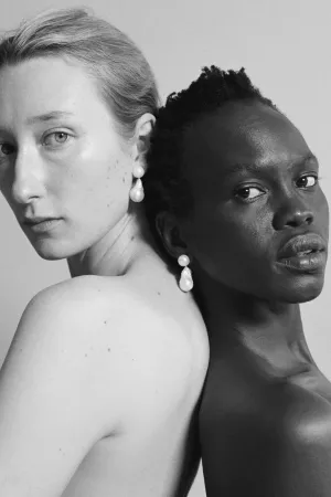 ESSENTIAL PEARL EARRINGS