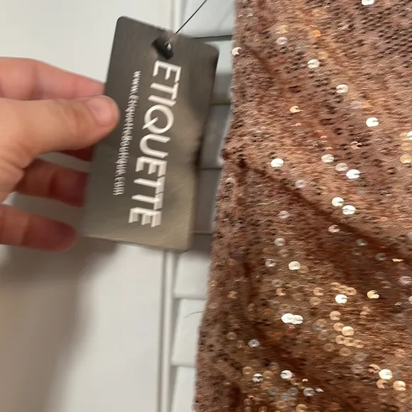 Etiquette NWT Slinky Draped Gold Sequin Miniskirt Size M. Sexy &amp; glamorous!