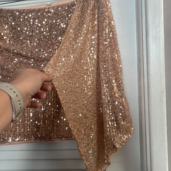 Etiquette NWT Slinky Draped Gold Sequin Miniskirt Size M. Sexy &amp; glamorous!