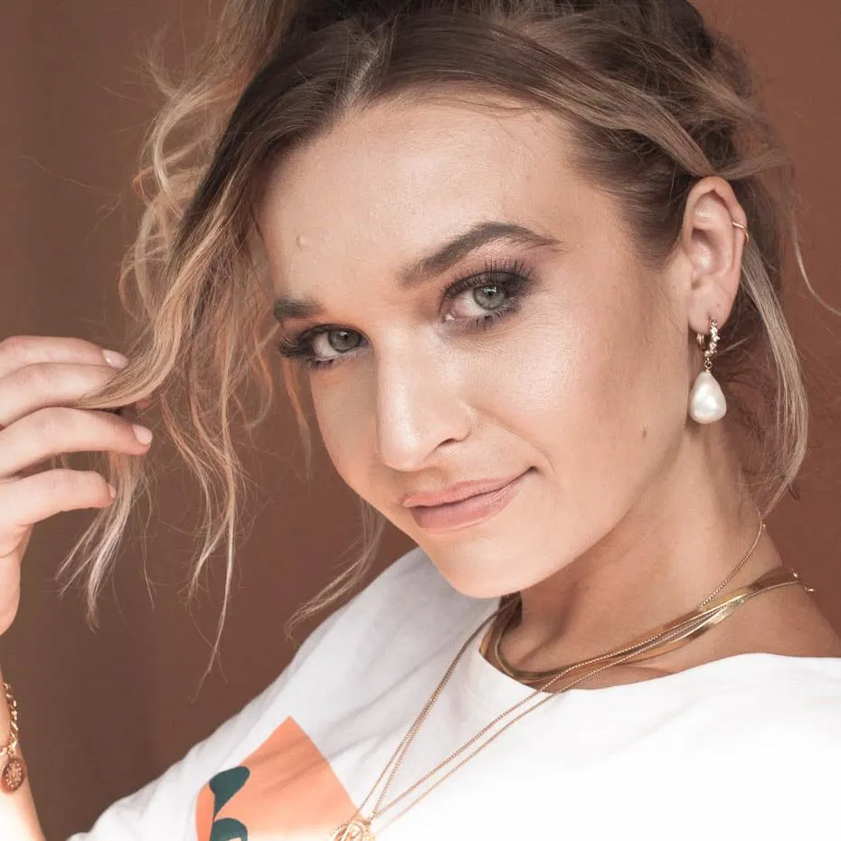Joanna Pearl Earrings In Gold