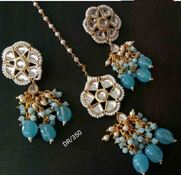 Kundan Mangteeka and Earring set