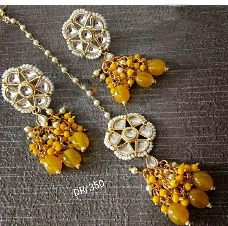 Kundan Mangteeka and Earring set
