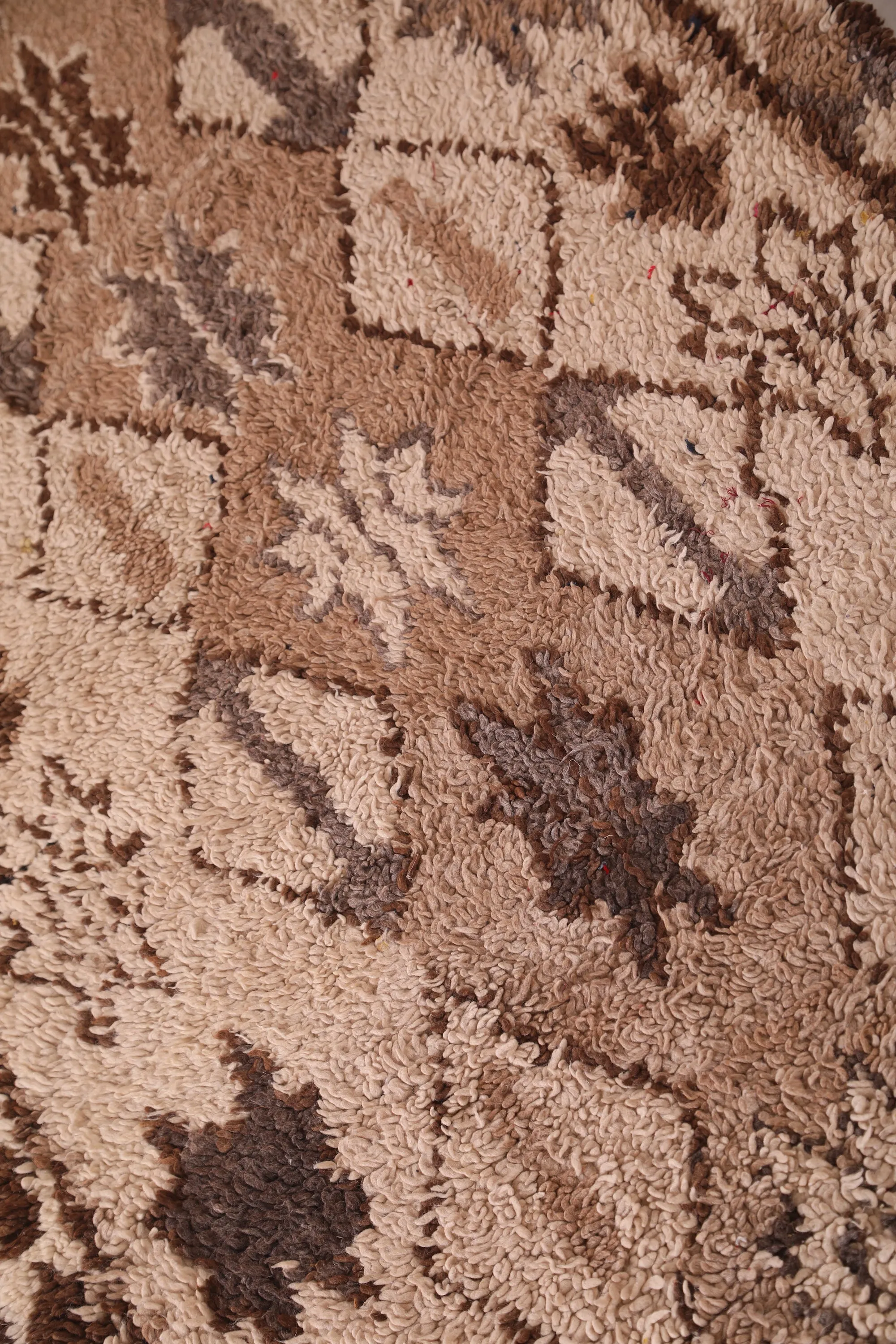 Moroccan Rug 3.5 X 6.8 Feet - Neutral Tones with Diamond Shapes