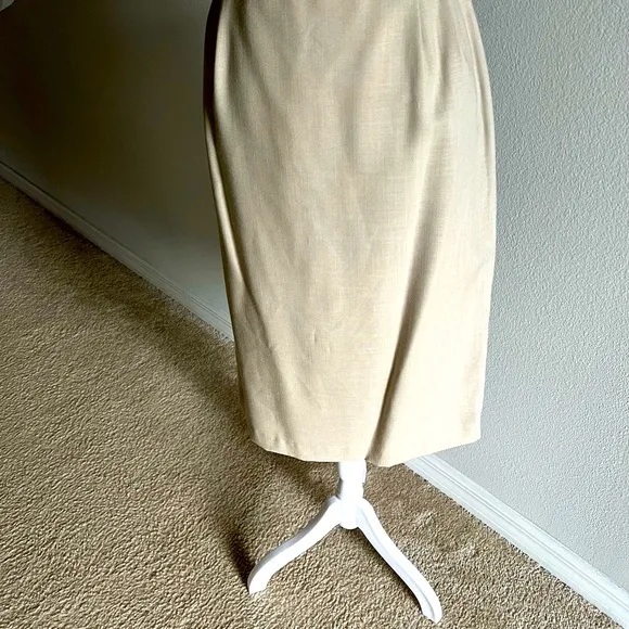 Oleg Cassini: NEW Fully Lined Tan skirt Set, short sleeve, off white trim Sz 14.