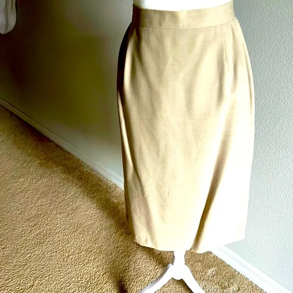 Oleg Cassini: NEW Fully Lined Tan skirt Set, short sleeve, off white trim Sz 14.