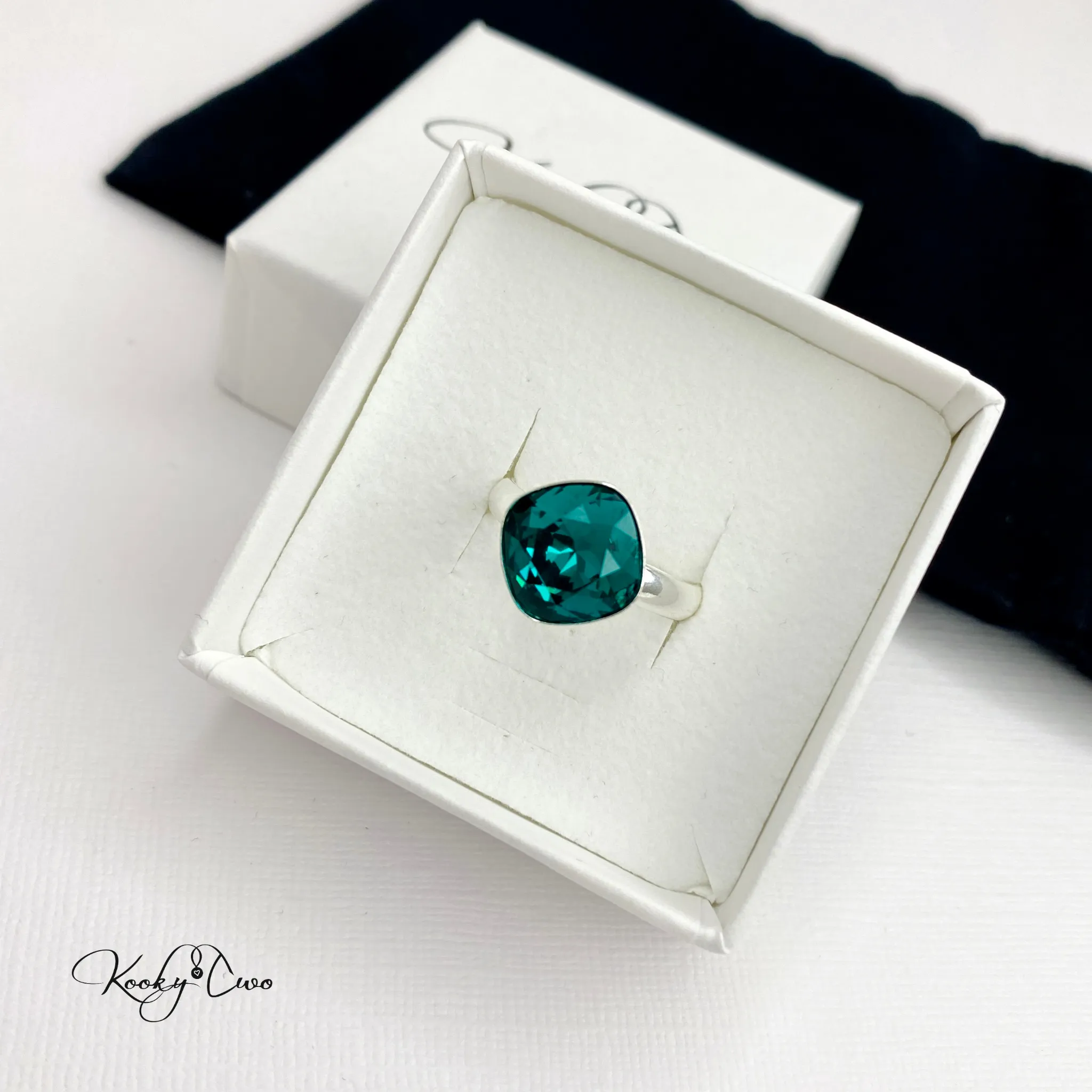SPARKLE | Emerald Green Crystal Ring