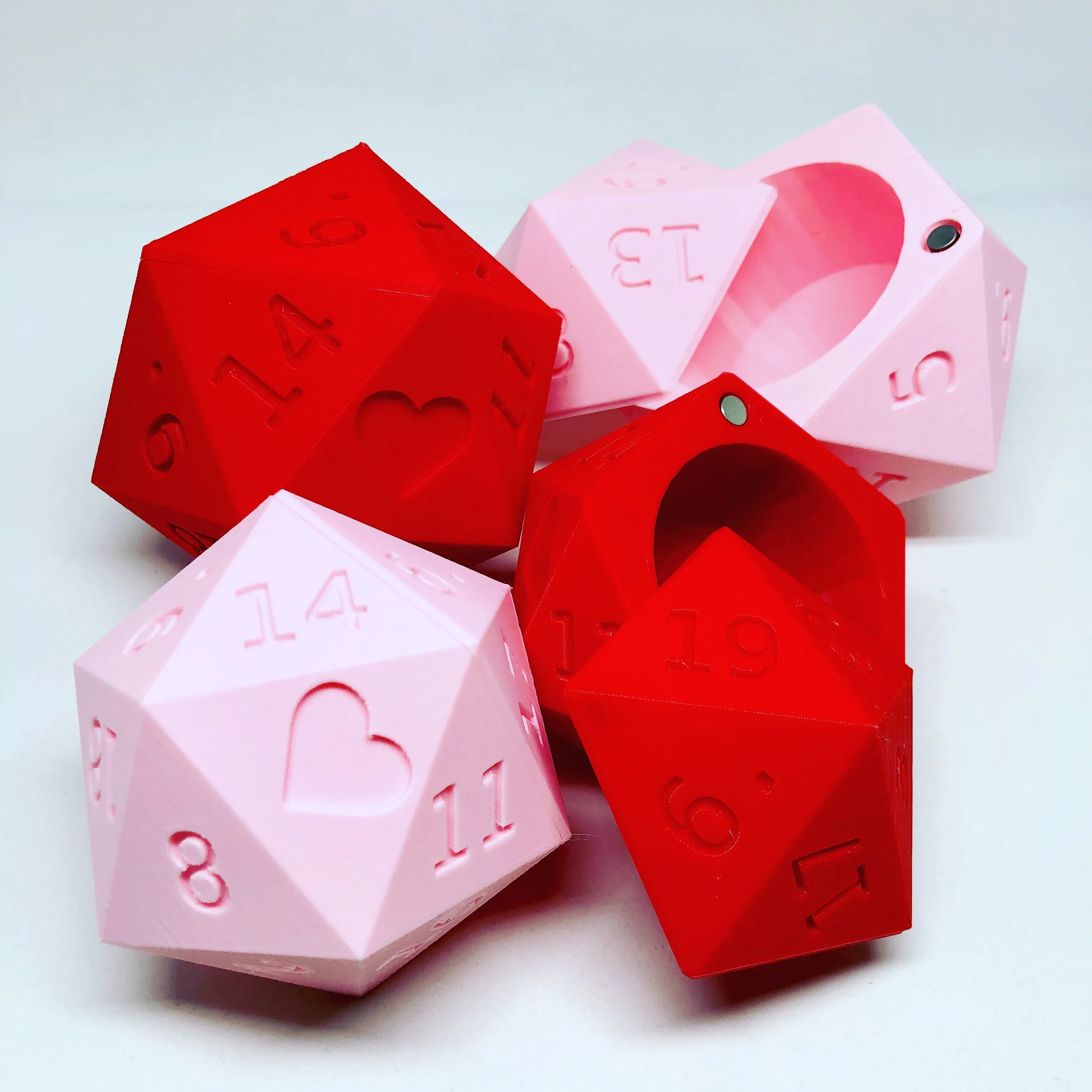 Valentine Edition d20 Heart Dice Case - Gift Box Storage Container - Large Fits 13 d6