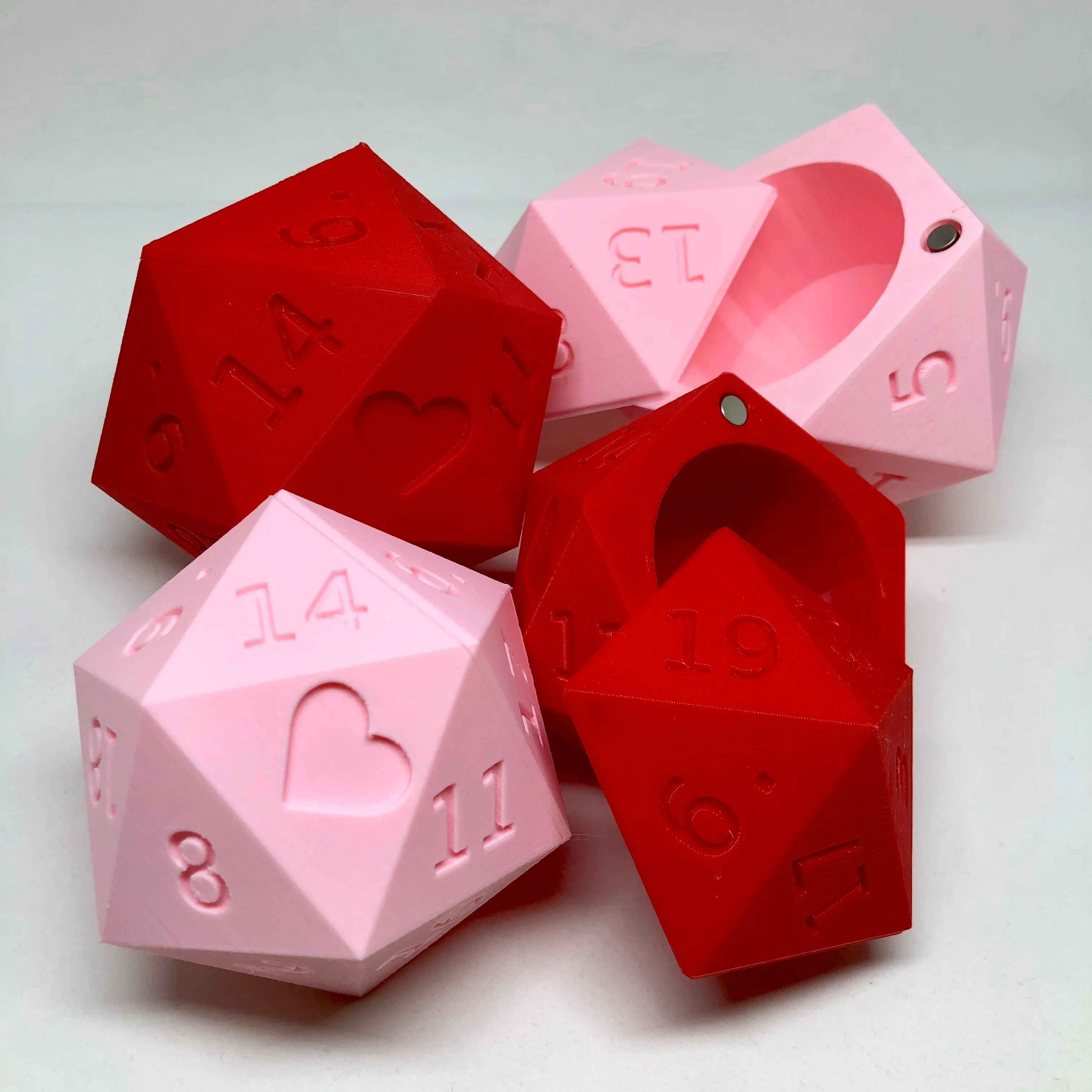 Valentine Edition d20 Heart Dice Case - Gift Box Storage Container - Large Fits 13 d6