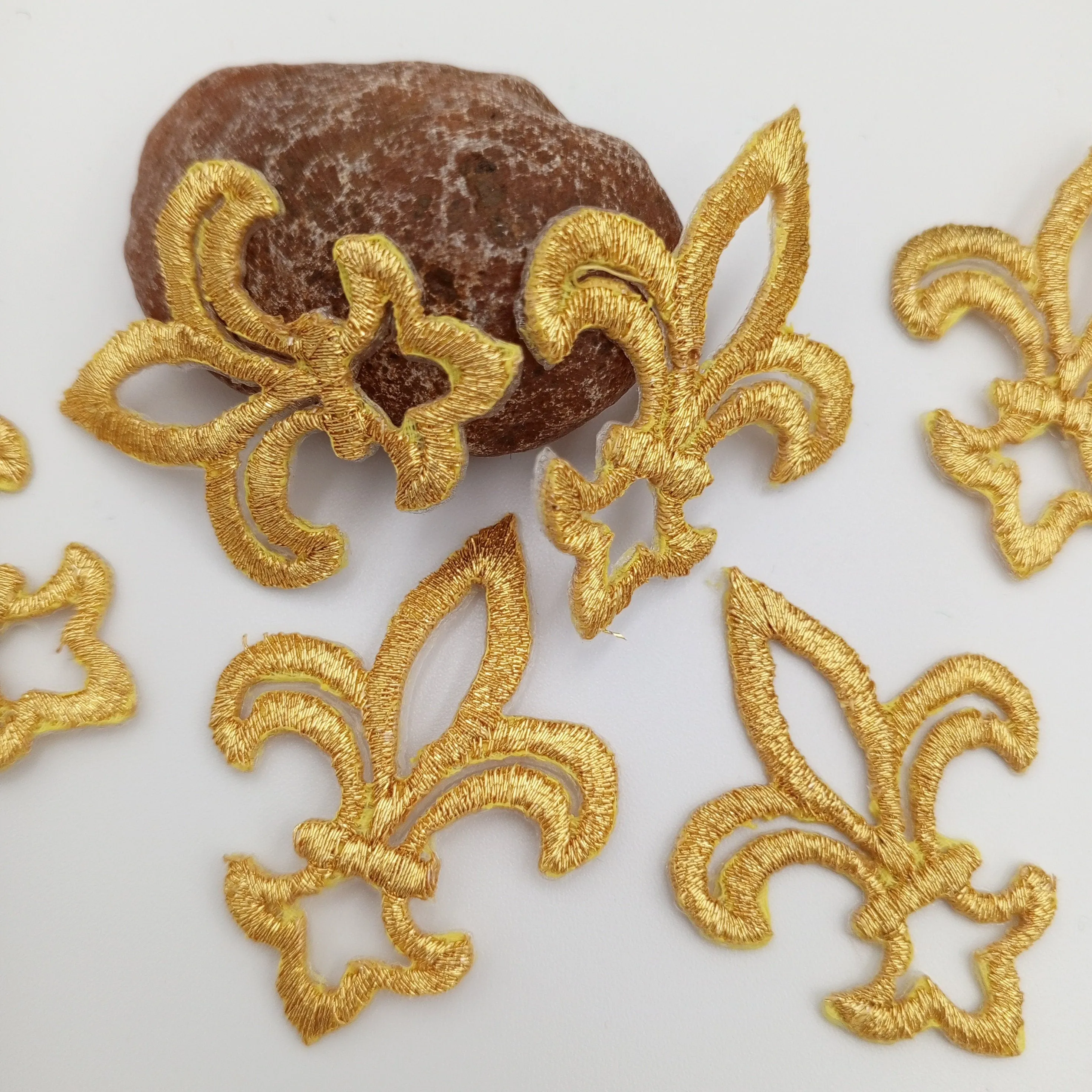 VINTAGE Badge Patches metallic gold  Embroidered Appliques #773