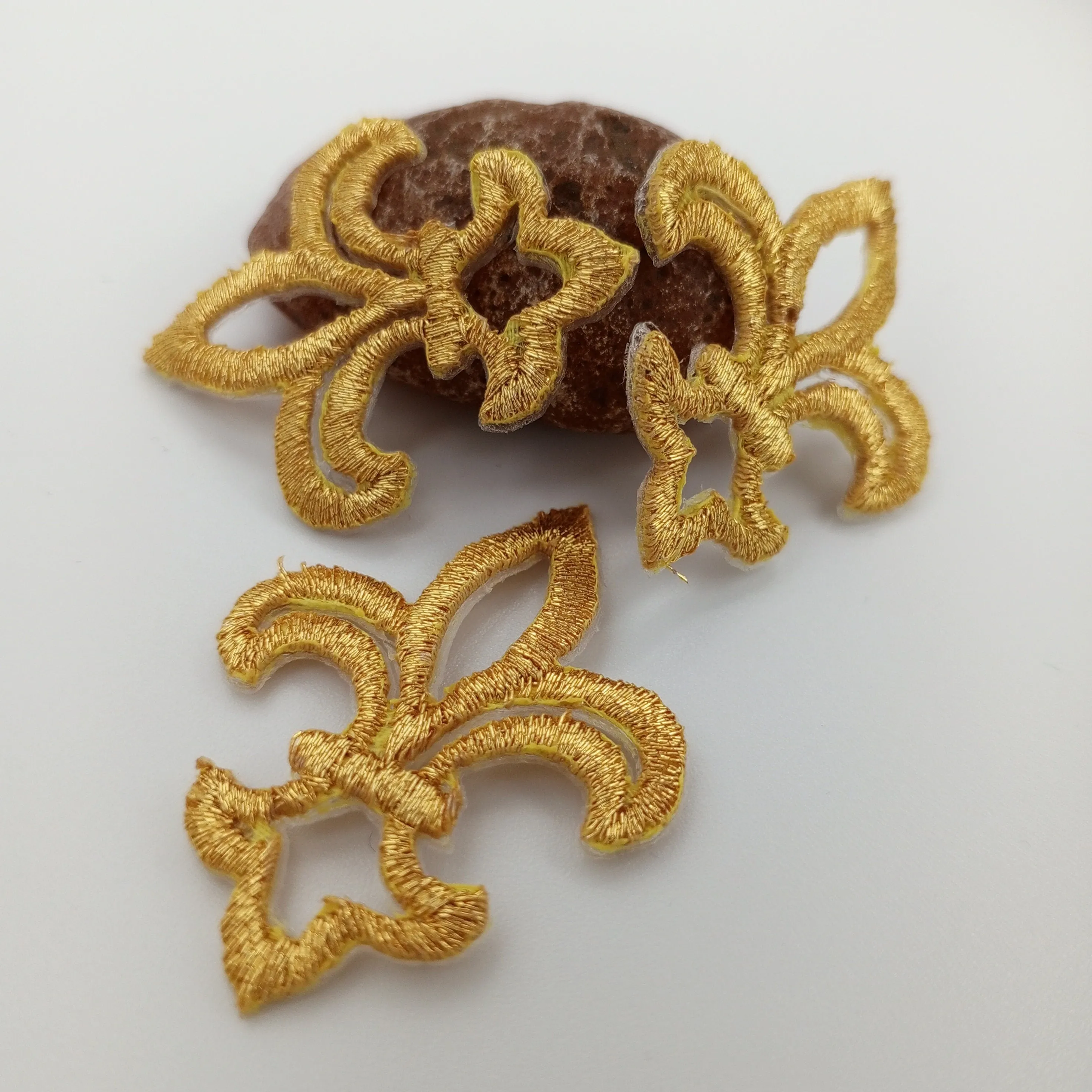 VINTAGE Badge Patches metallic gold  Embroidered Appliques #773