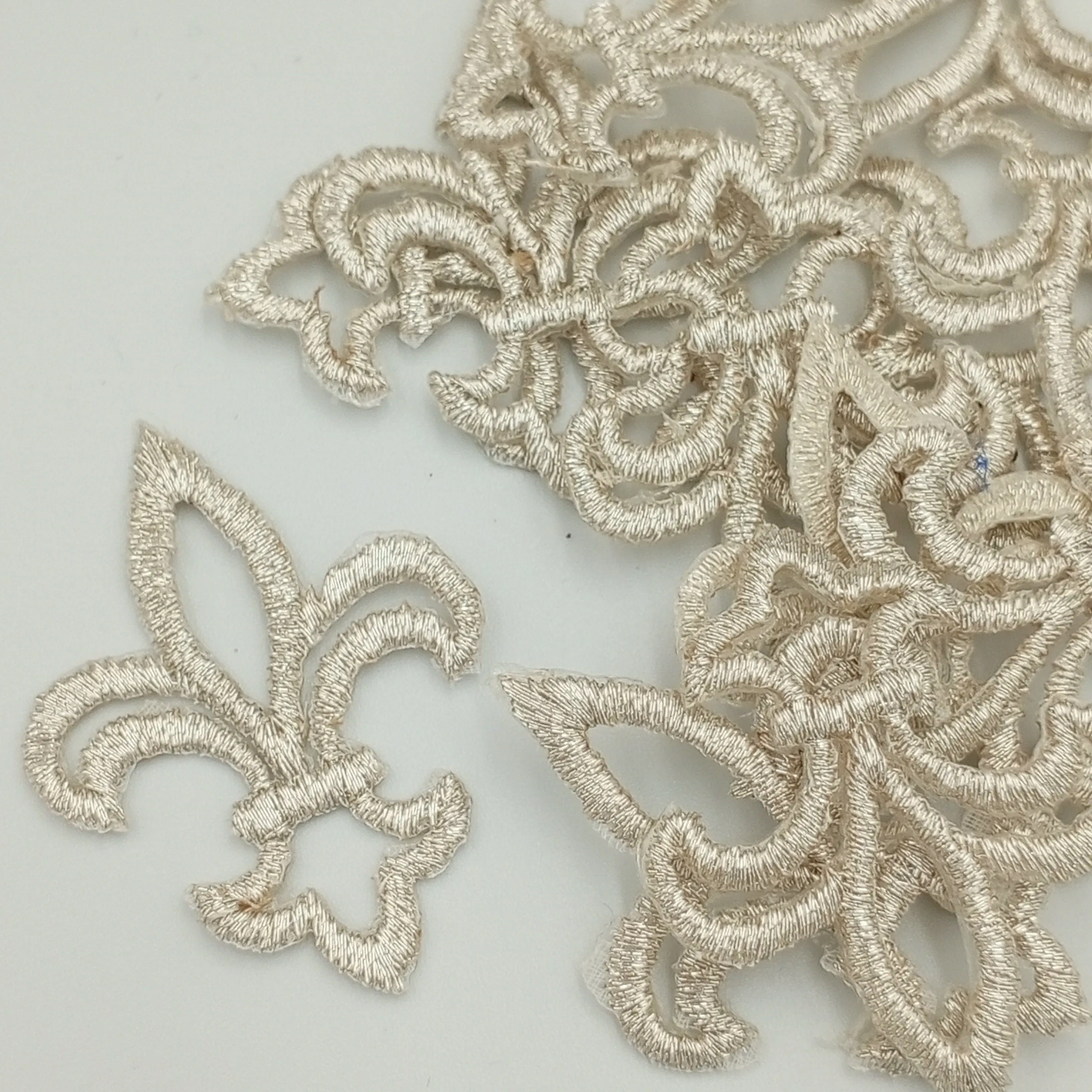 VINTAGE Badge Patches metallic silver Embroidered Appliques #774