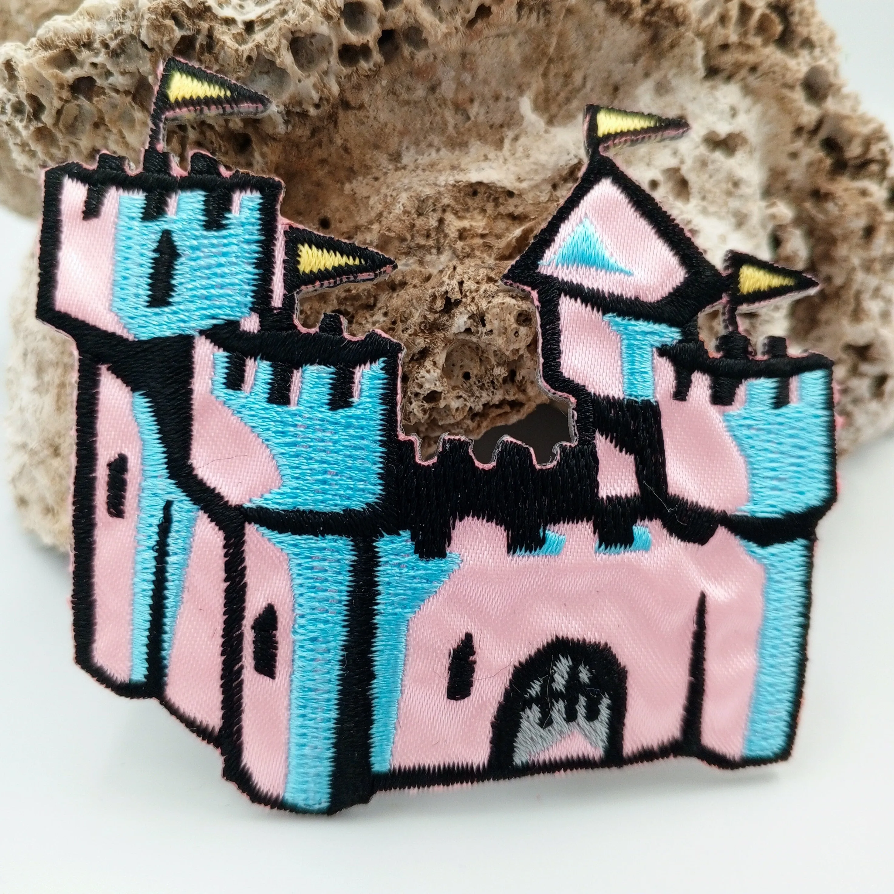 VINTAGE Royal castle Patches pastel pink blue yellow Embroidered Appliques #928