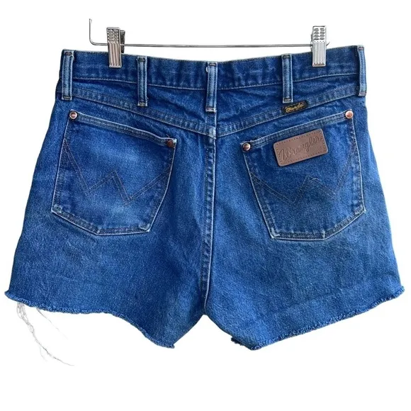 VTG Wrangler Frayed Denim Cutoff High Waist Shorts Sz 33 USA Made Pocket Patch